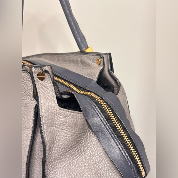 Chloe
Dree Tote Pebbled Leather Medium - Picture 15 of 17